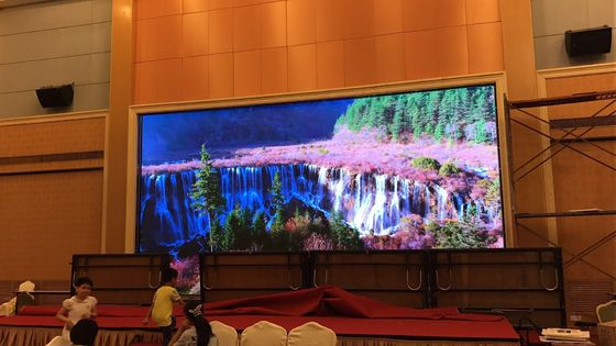7.68m*4.032m Indoor LED Video Screen 3mm Pixel Pitches High Brightness