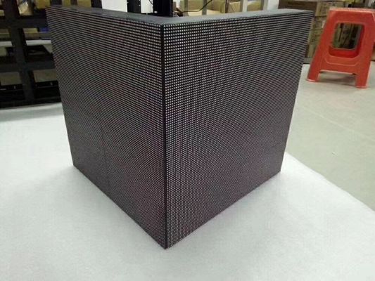 Right Angle Display Outdoor LED Video Screen 10mm Pixel Pitches 60Hz Frequency Shenzhen Factory